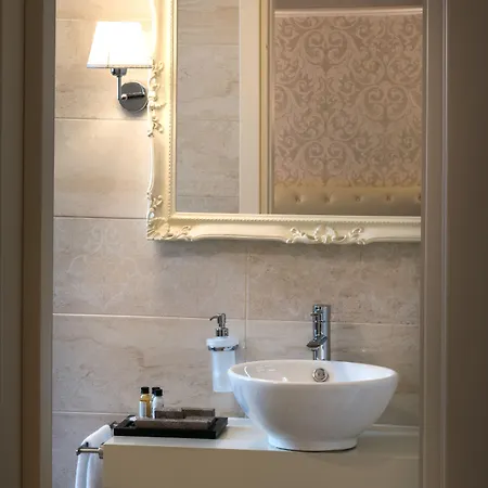 Palazzo Bove 4* ガラトーネ